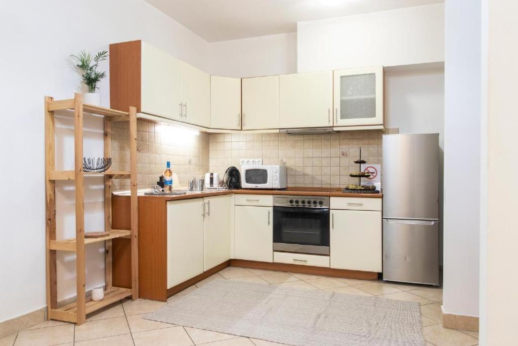 Opera Apartment *